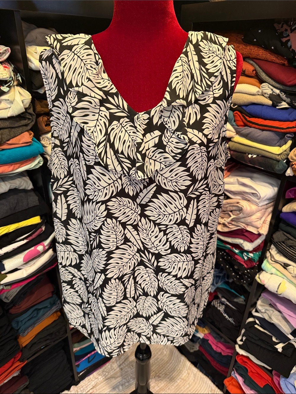#681. 🪷 leaf tank blouse. 0x